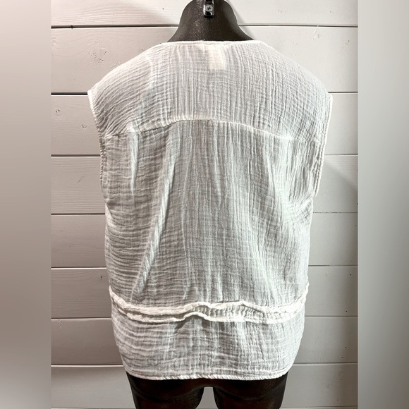 H&M White Textured Sleeveless Top – Size S - Picture 10 of 10